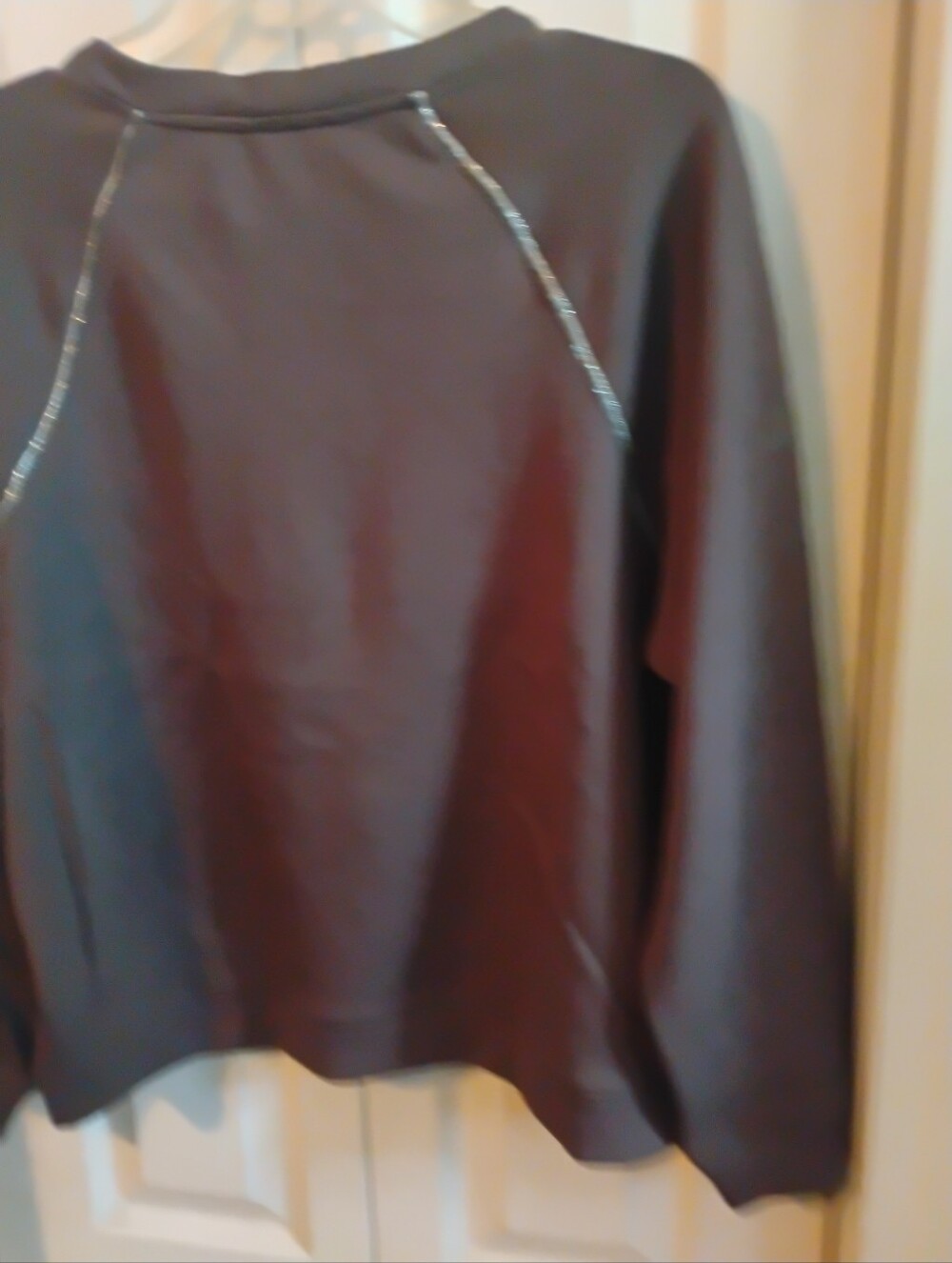 Elie Tahari Gray Embellished V-Neck Sweatshirt, Size Medium M/M - Picture 4 of 10
